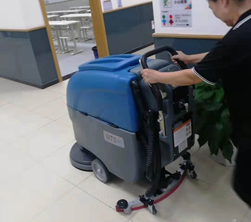 学校手推式好色先生下载地址