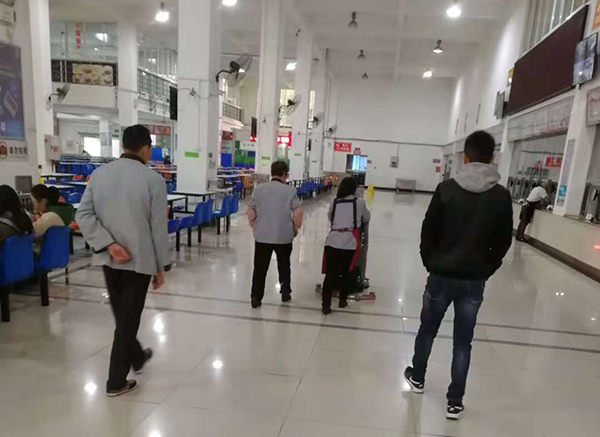 重庆好色先生下载地址在大学食堂清洁