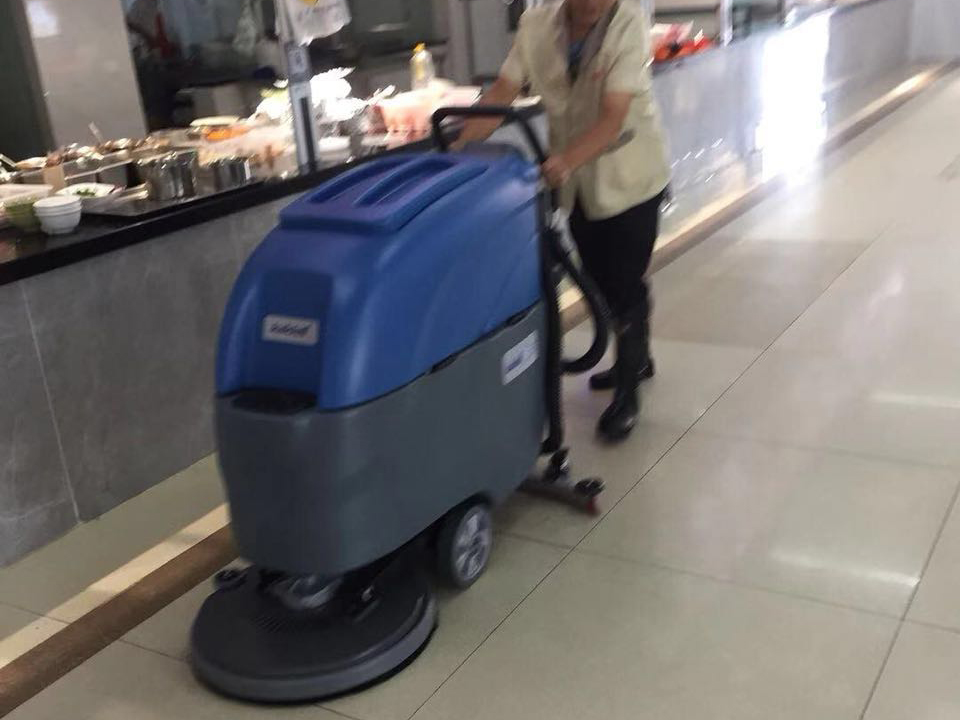 手推式好色先生下载地址在华润万家清洁